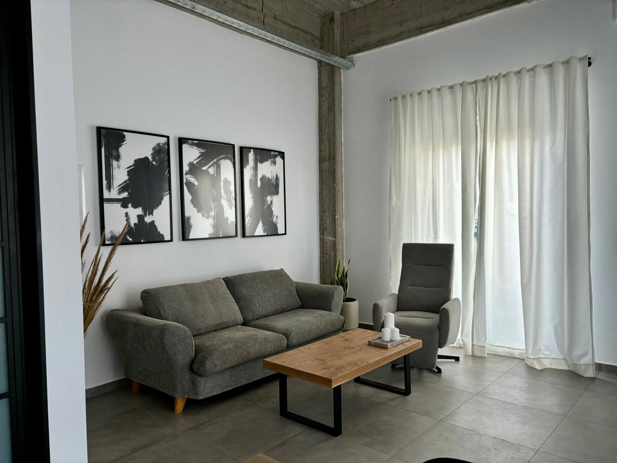 Industrial Loft Comfort Living Heraklion  ภายนอก รูปภาพ