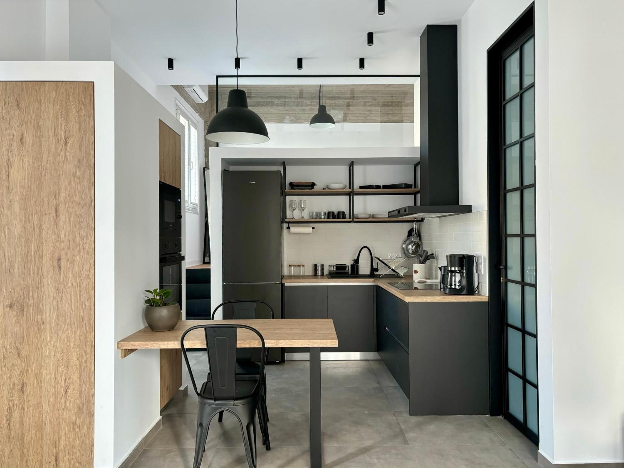 Industrial Loft Comfort Living Heraklion  ภายนอก รูปภาพ