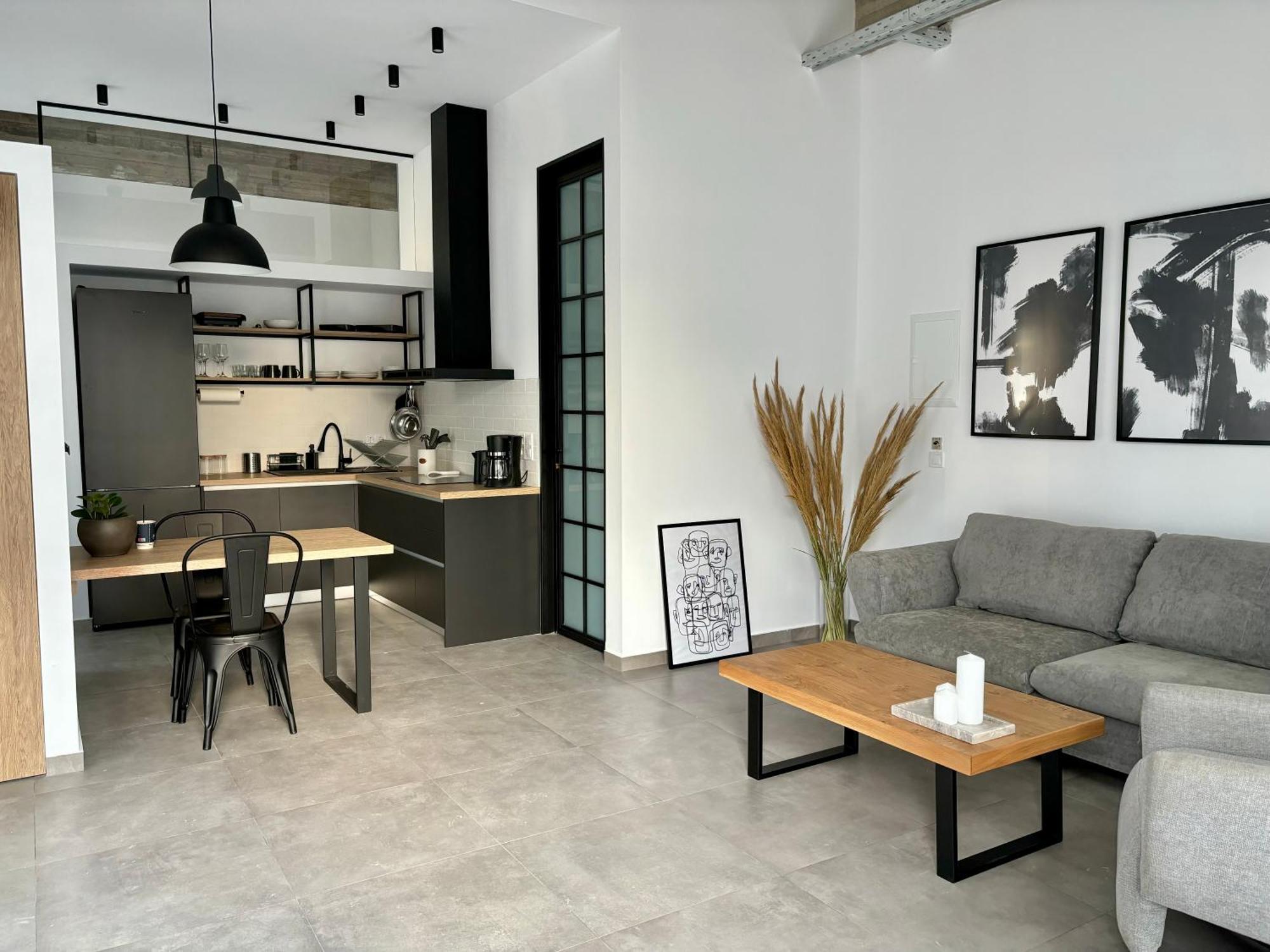 Industrial Loft Comfort Living Heraklion  ภายนอก รูปภาพ
